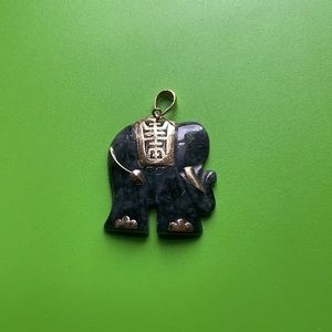 [Vintage] 14K Gold Carved Black Jade Elephant Pendant